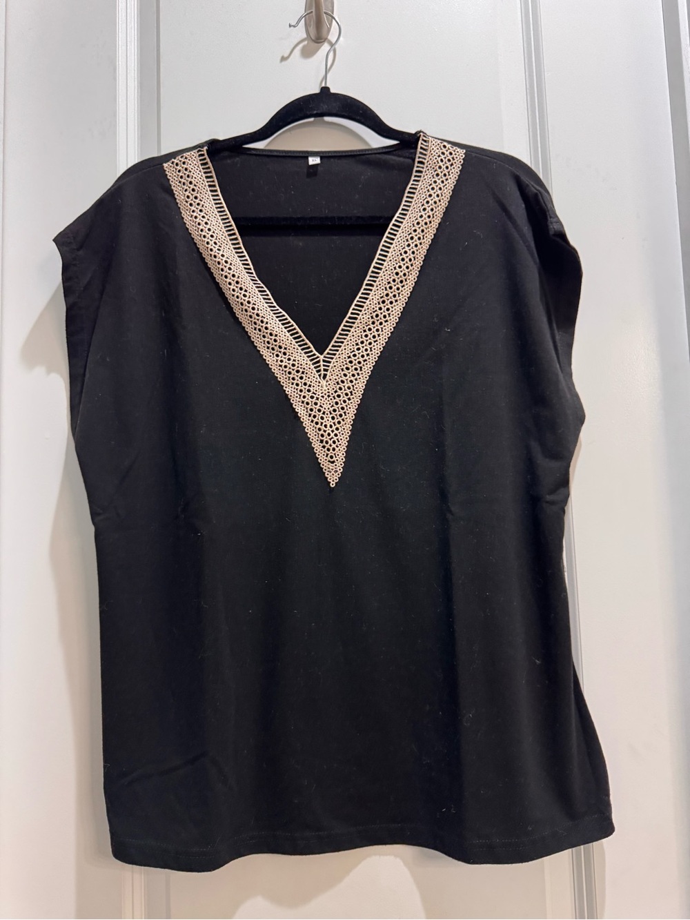 Unbranded Black Lace Vneck Top Cap Sleeve XL Armpit To Armpit 23” Length 26”